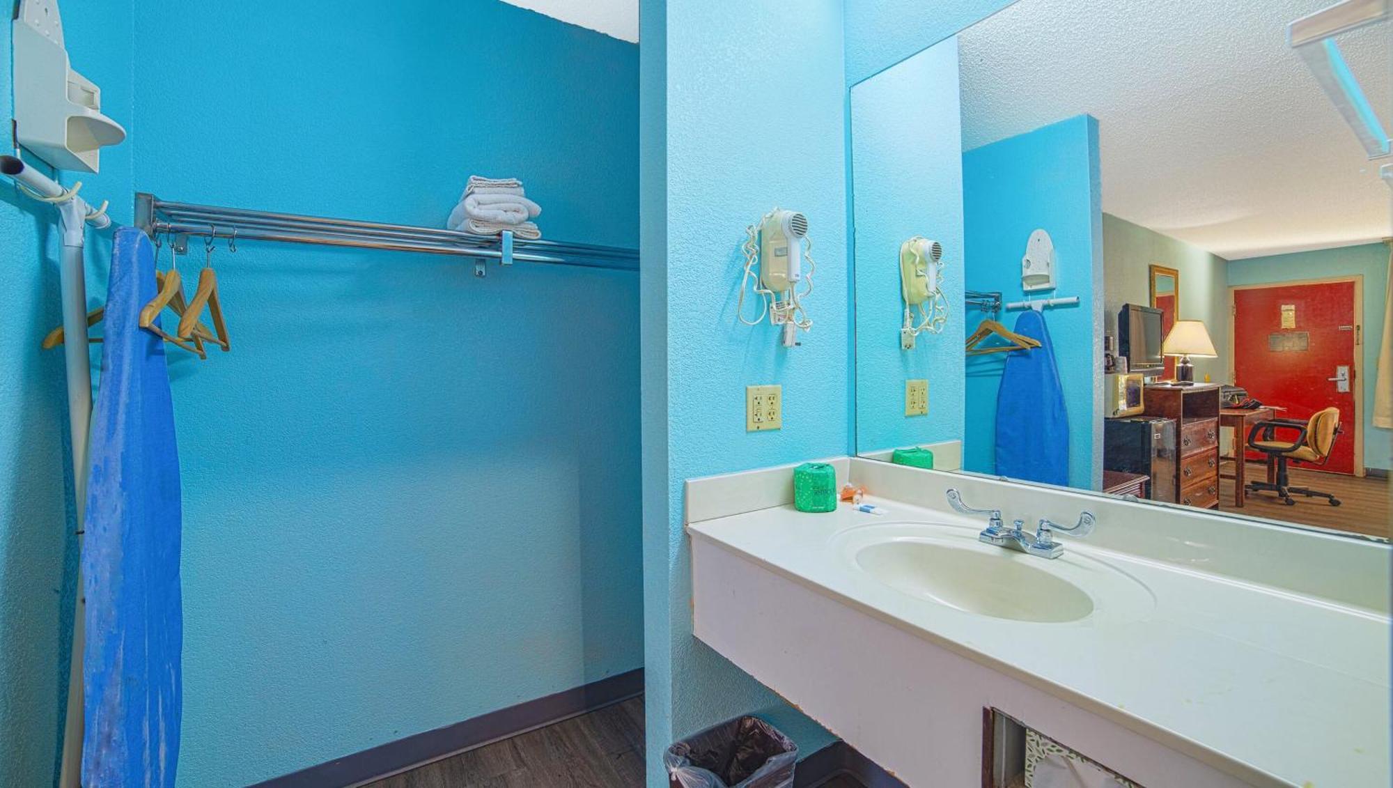 Mayfair Inn Williamston Ngoại thất bức ảnh
