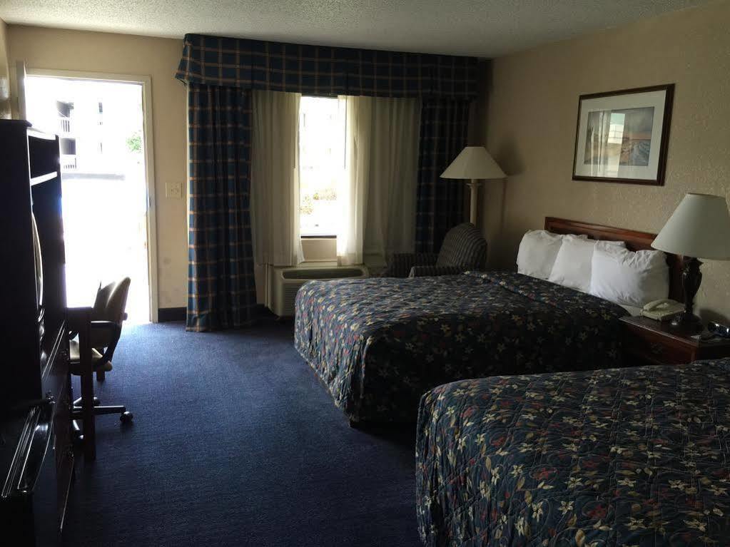 Mayfair Inn Williamston Ngoại thất bức ảnh