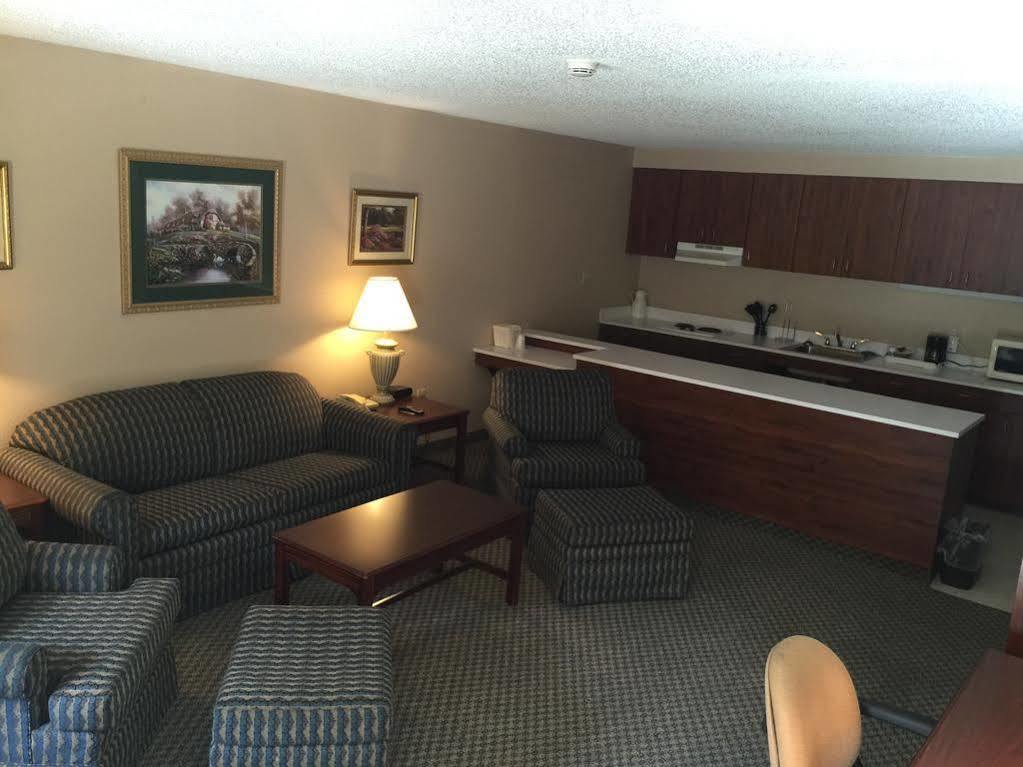 Mayfair Inn Williamston Ngoại thất bức ảnh