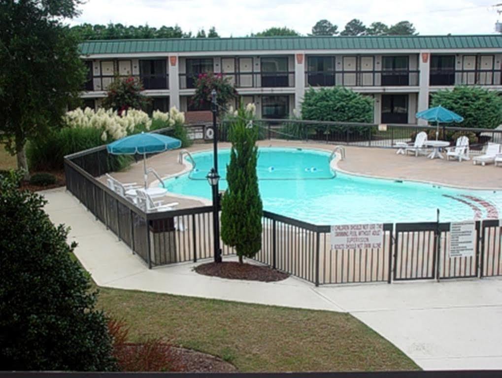 Mayfair Inn Williamston Ngoại thất bức ảnh