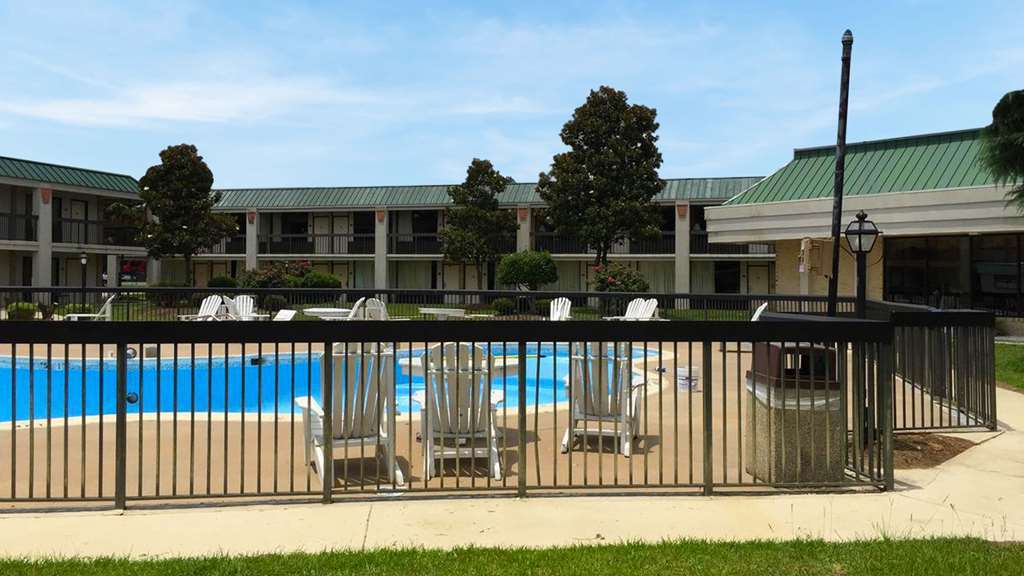 Mayfair Inn Williamston Ngoại thất bức ảnh